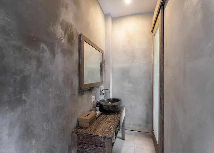 Me Kayu Tulang Villa Canggu (Bali)